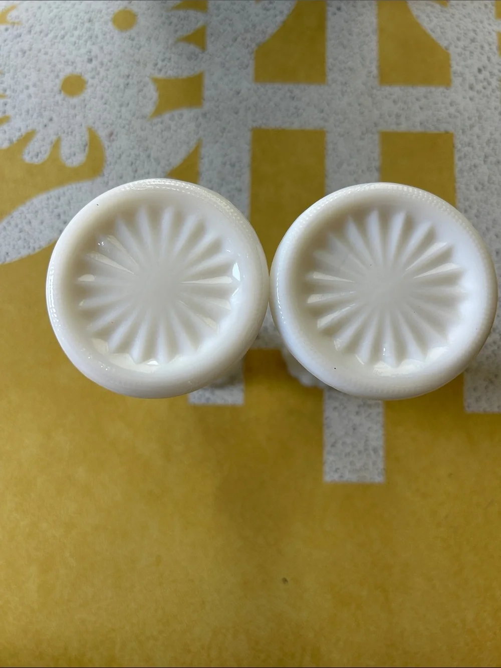 Anchor Hocking White Scalloped Milk Glass Bud Vases, Pair EUC 6 in Tall